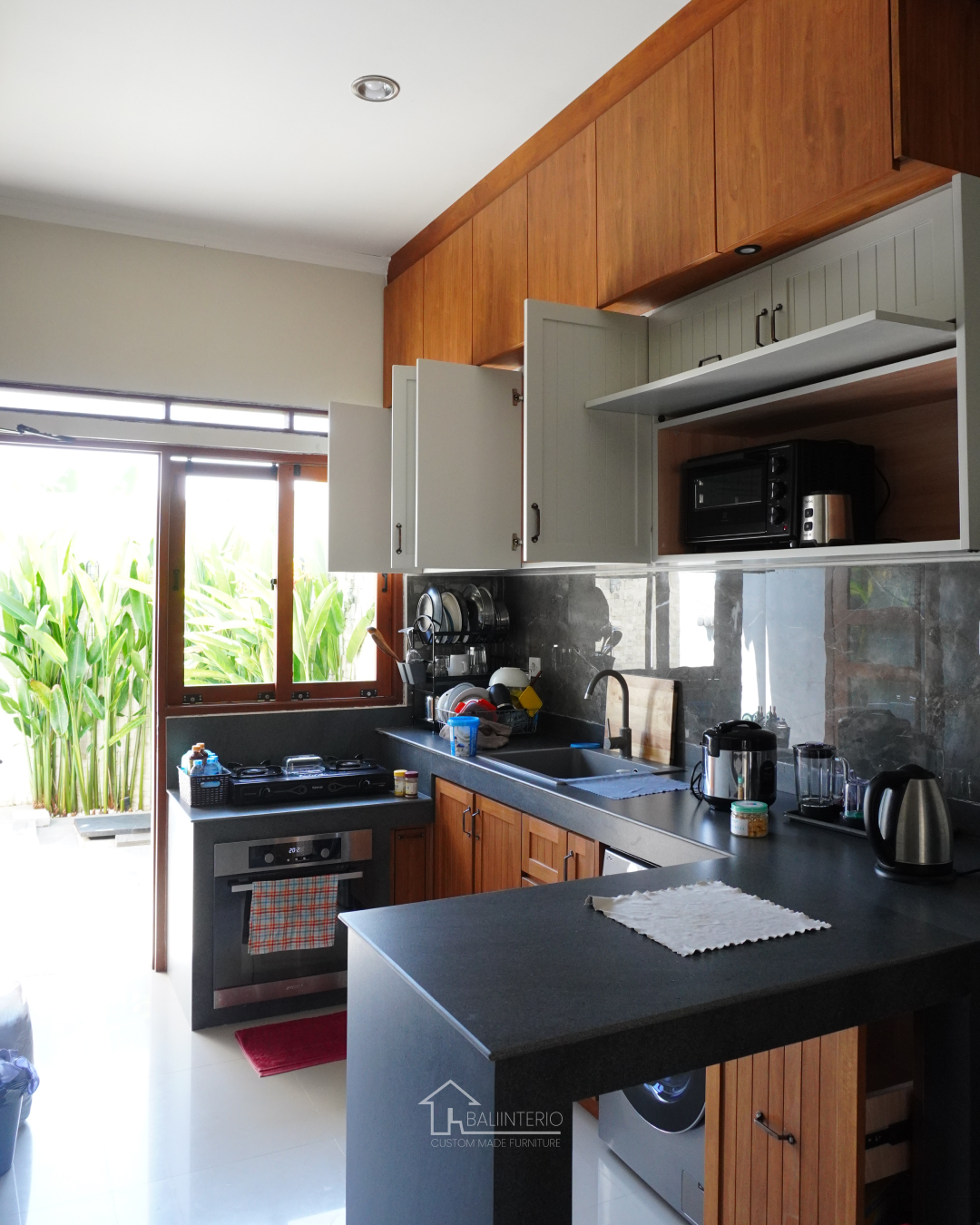 Kitchen Set Mrs. Yohana – Kerobokan